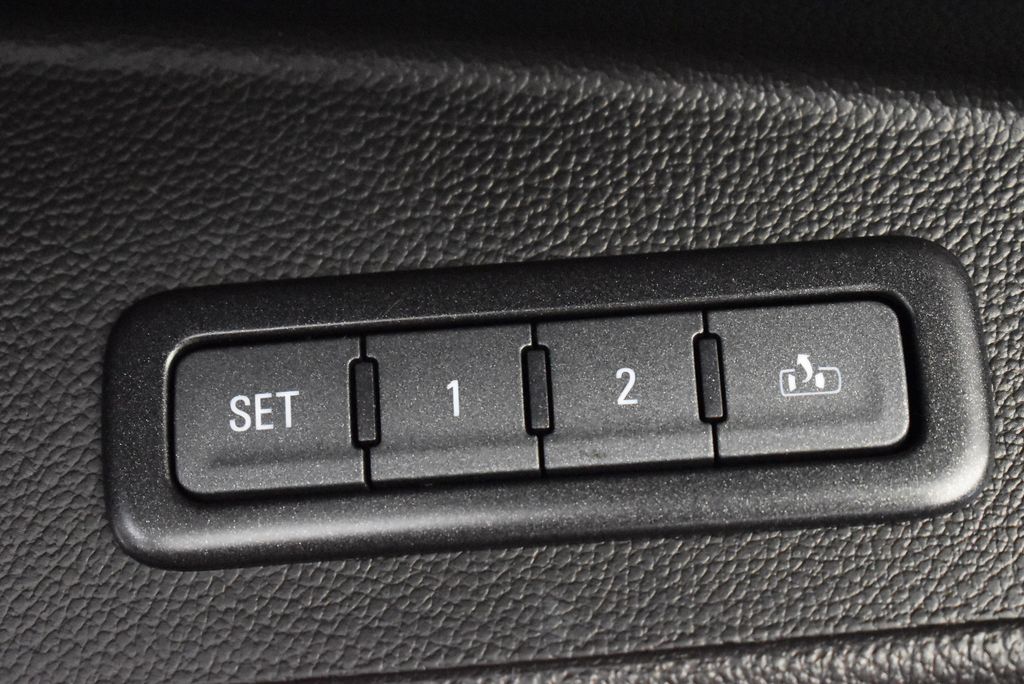 Thumbnail: 2018 Chevrolet Tahoe - 13