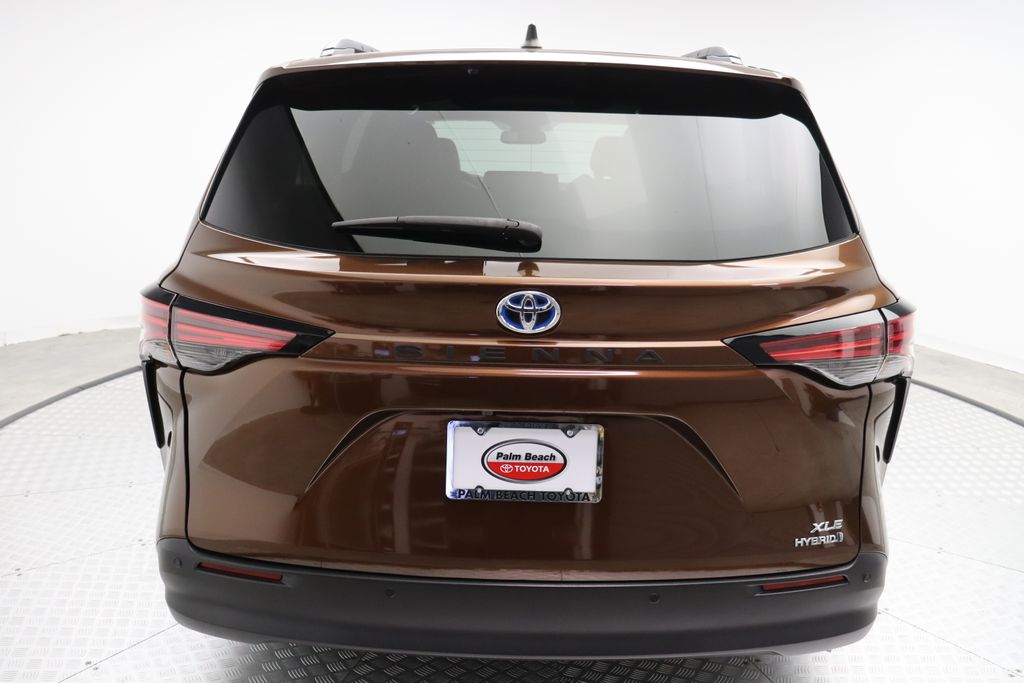 2022 Toyota Sienna XLE 10