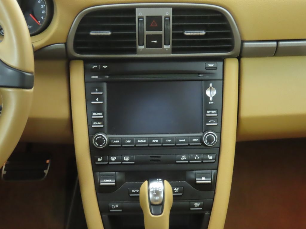 Thumbnail: 2011 Porsche 911 - 17