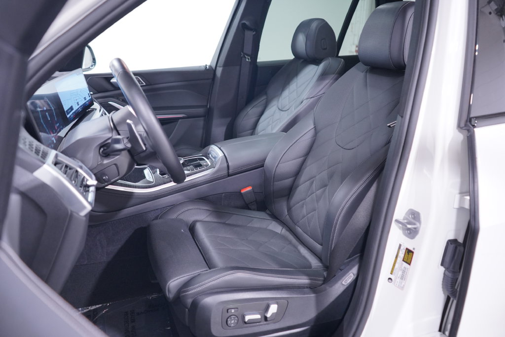 Thumbnail: 2025 BMW X5 - 7