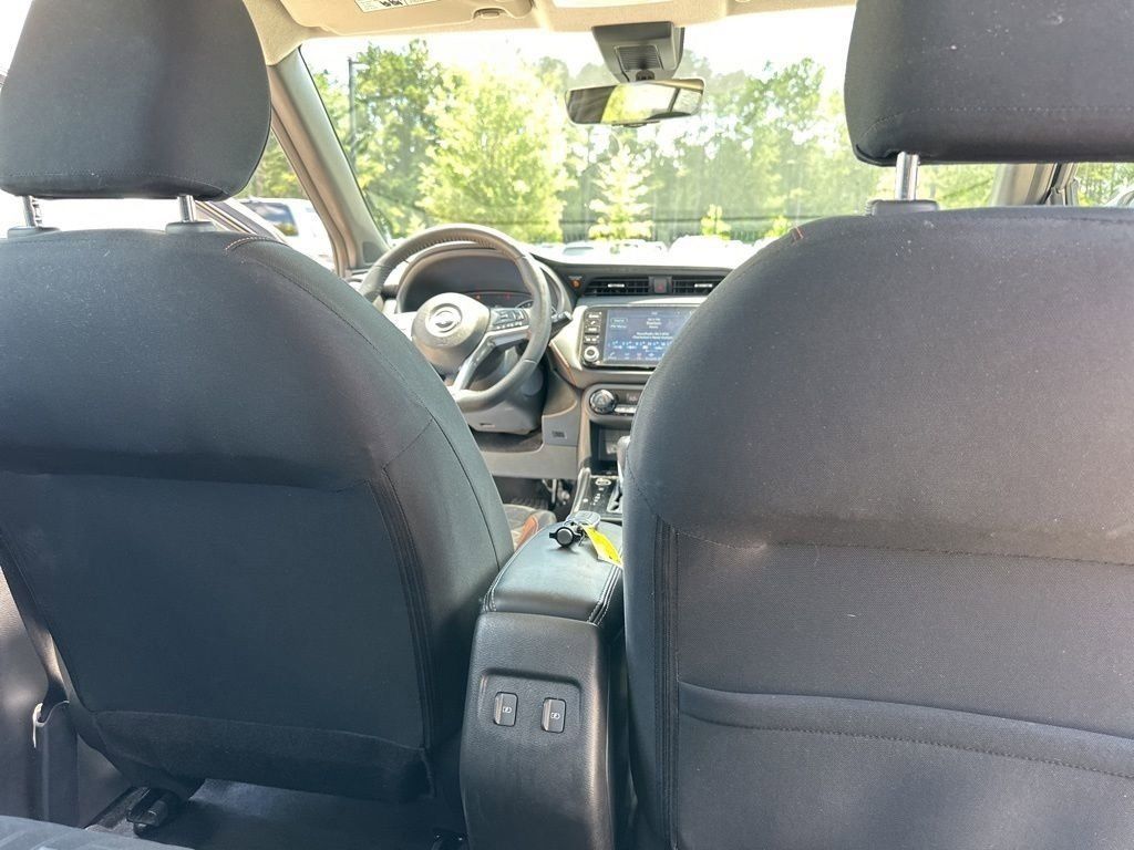 2023 Super Black Nissan Kicks SR FWD SUV