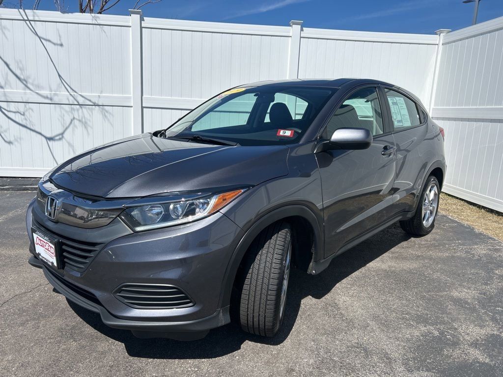 View vehicle photo 3