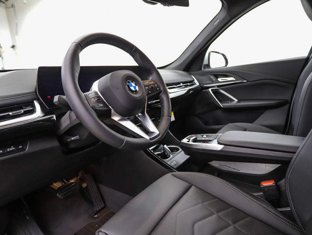 2025 BMW X1 xDrive28i 9