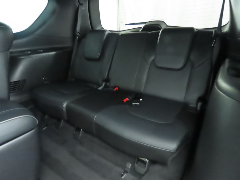 2023 INFINITI QX80 Sensory 24