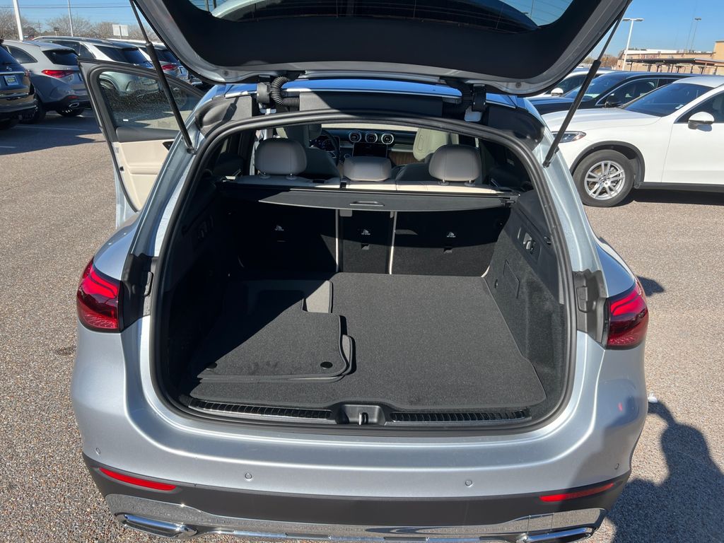 new 2026 Mercedes-Benz GLC car