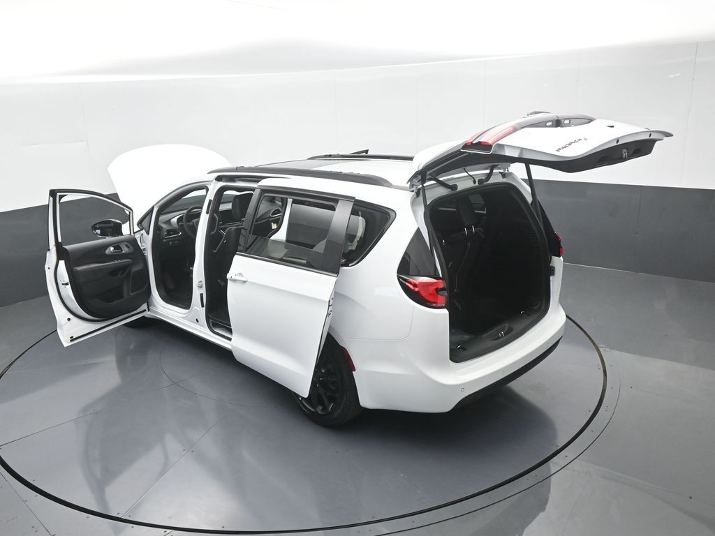 New 2026 Bright White Clearcoat Chrysler Limited image 61