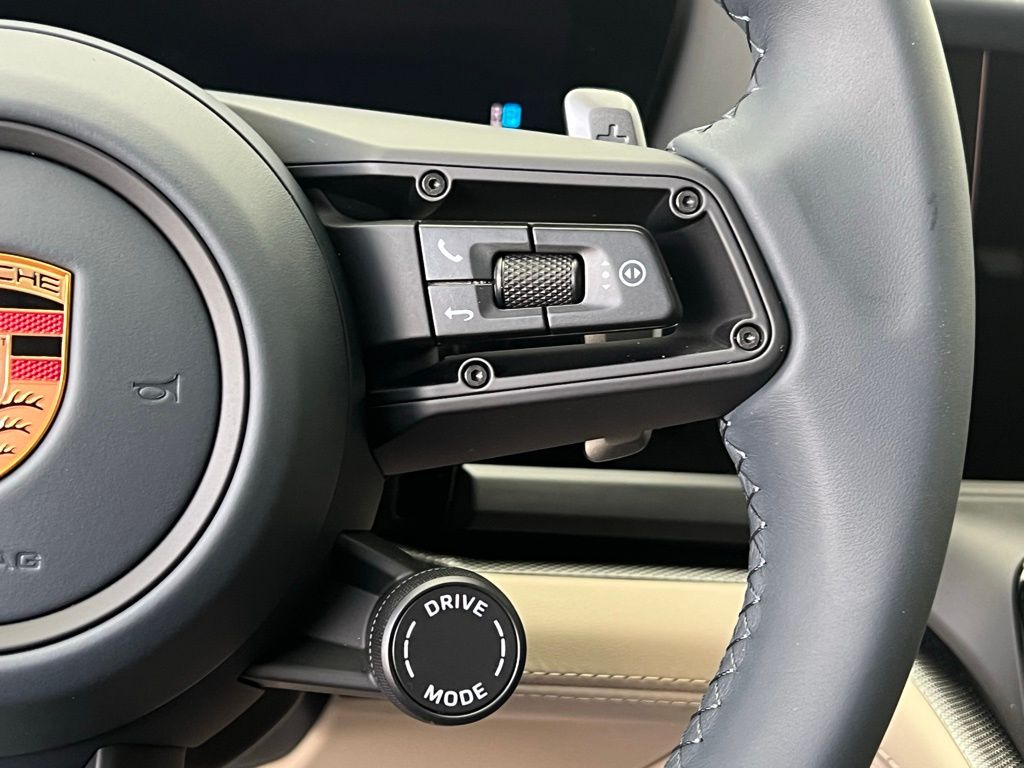 Thumbnail: 2026 Porsche Panamera - 9