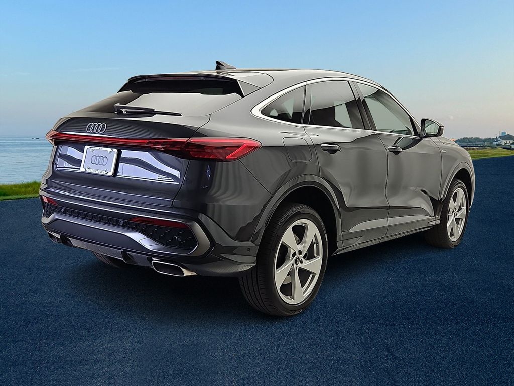 Thumbnail: 2025 Audi Q5 - 7