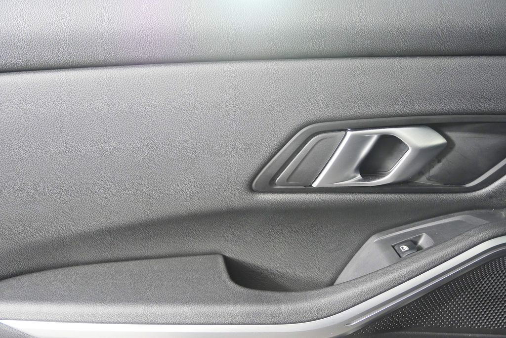 Thumbnail: 2024 BMW 3 Series - 14