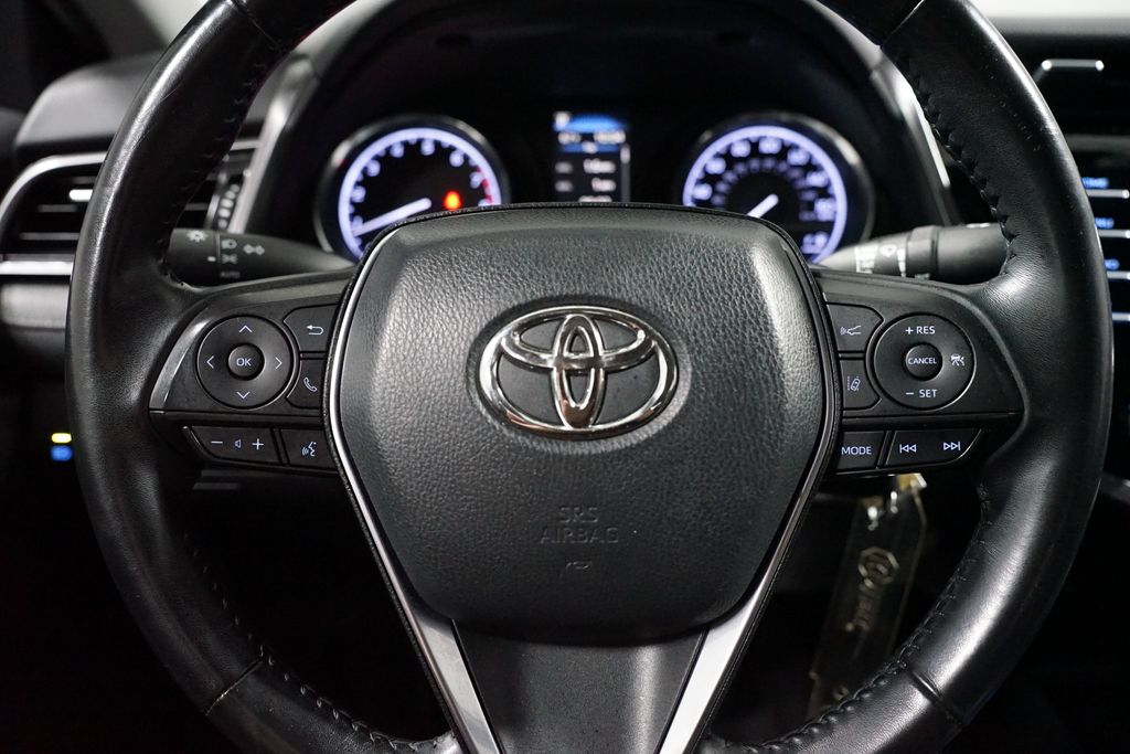 Thumbnail: 2020 Toyota Camry - 12