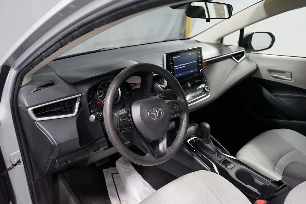 2021 Toyota Corolla LE 8