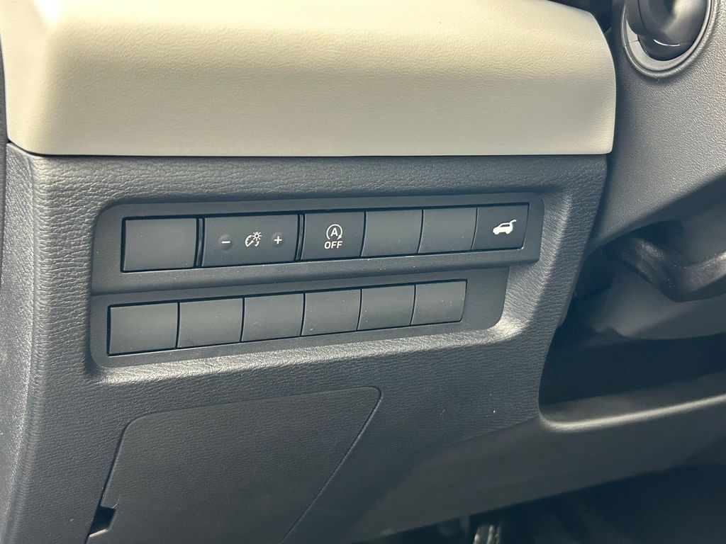 New 2026 Black Diamond Mitsubishi SE image 16