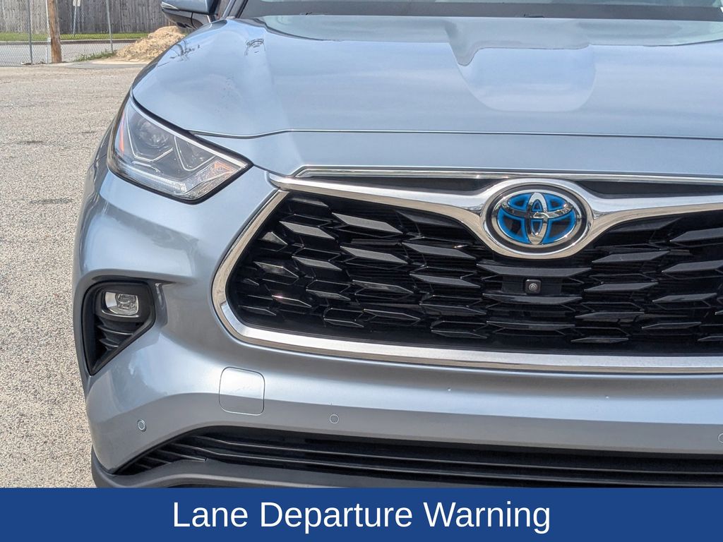2023 Toyota Highlander Hybrid Platinum