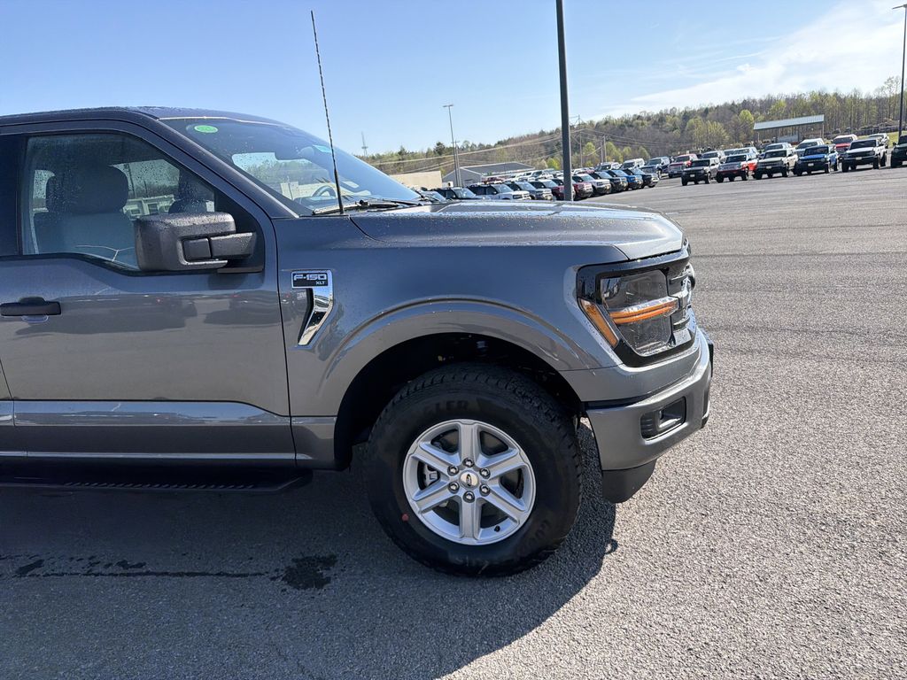 View vehicle photo 4
