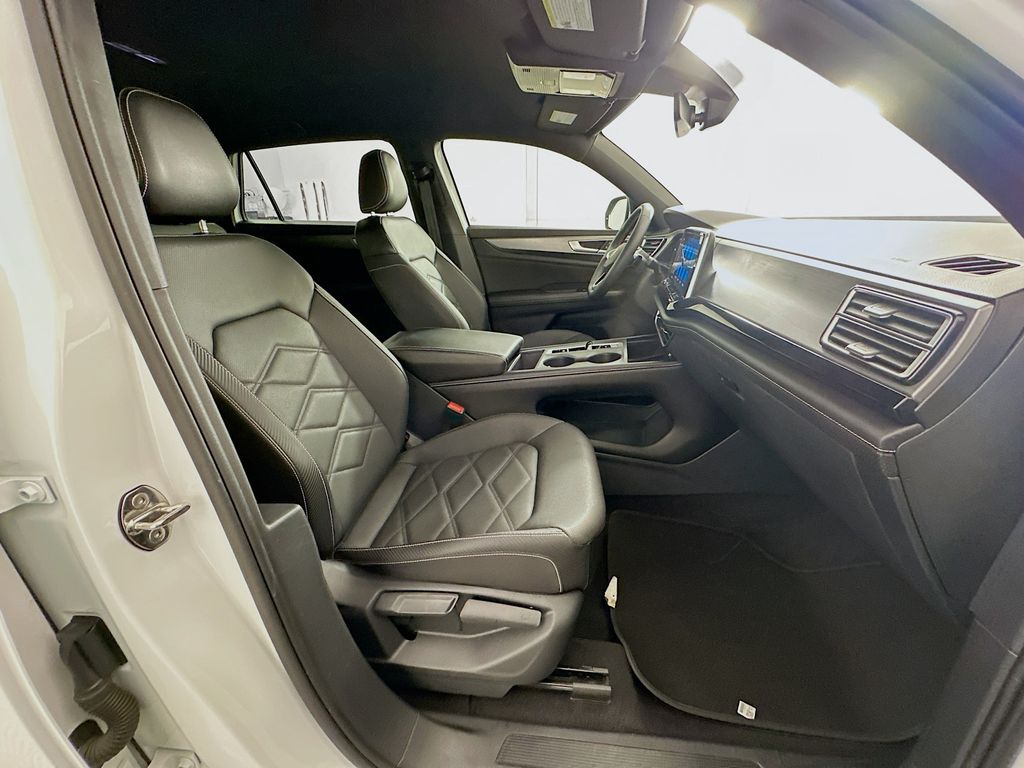 Thumbnail: 2024 Volkswagen Atlas - 27