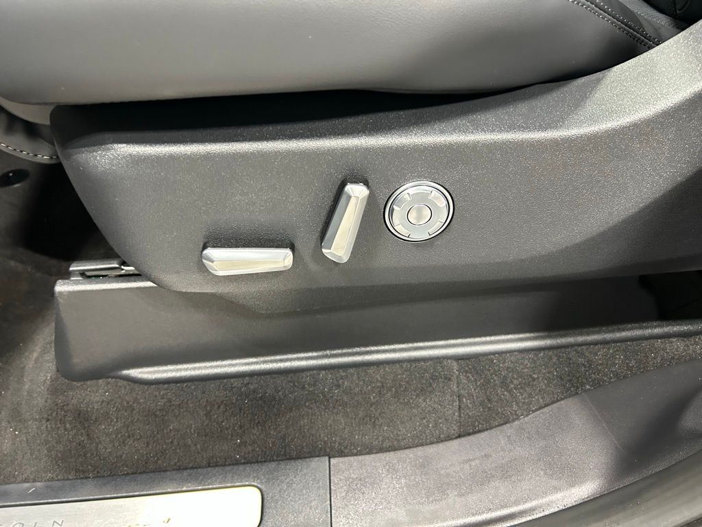 new 2026 Lincoln Navigator L car, priced at $108,402