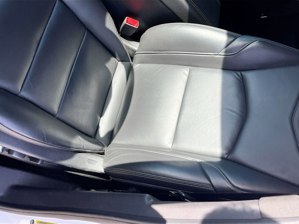 Used 2024 White Cadillac Premium Luxury image 18