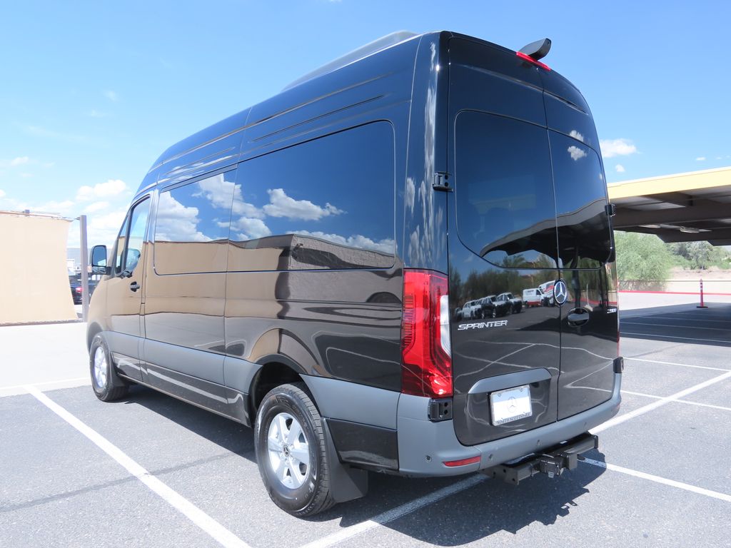 Thumbnail: 2026 Mercedes-Benz Sprinter - 7