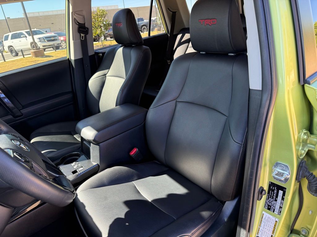 Thumbnail: 2022 Toyota 4Runner - 14