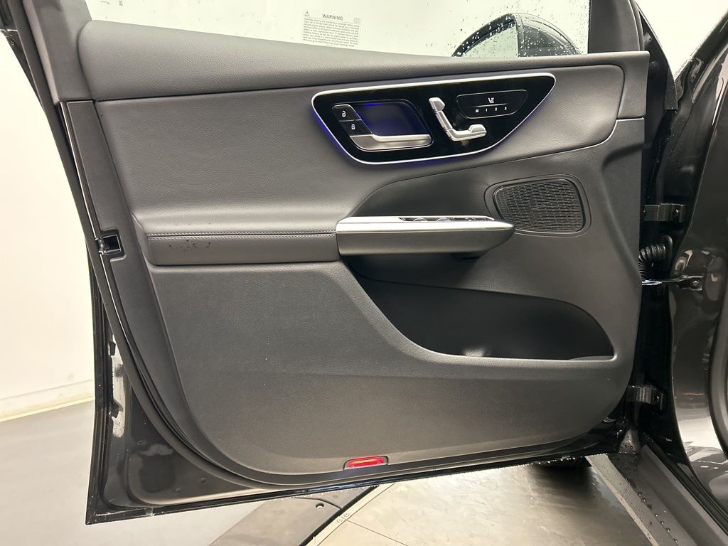 Thumbnail: 2026 Mercedes-Benz GLC - 11