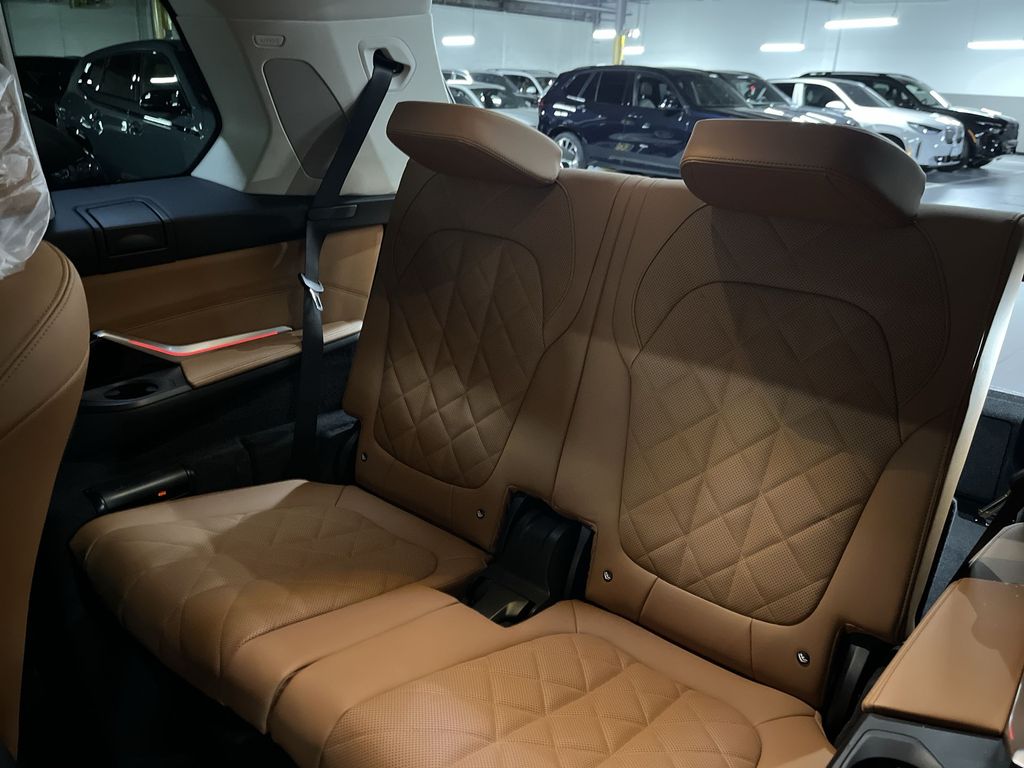 Thumbnail: 2026 BMW X7 - 24