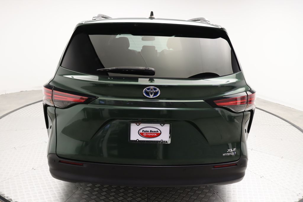 Thumbnail: 2021 Toyota Sienna - 10