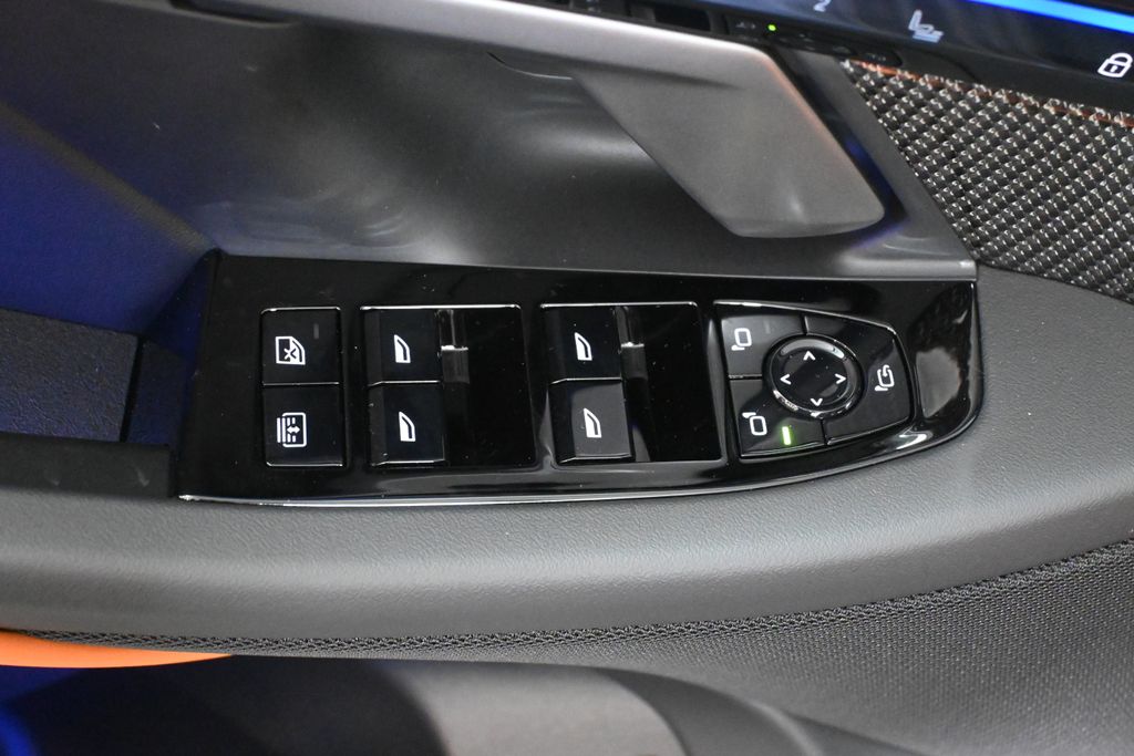 Thumbnail: 2026 BMW M5 - 32