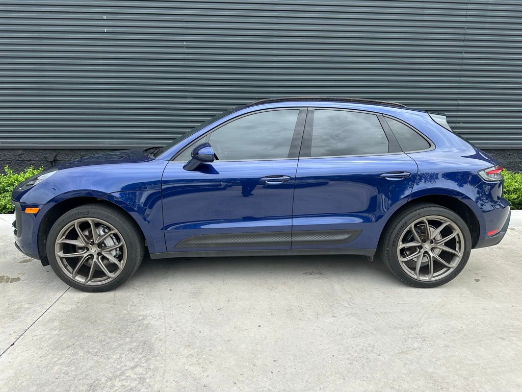2022 Porsche Macan  2