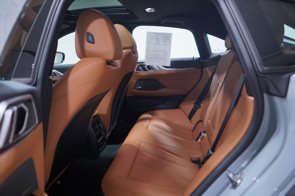 Thumbnail: 2025 BMW 4 Series - 9