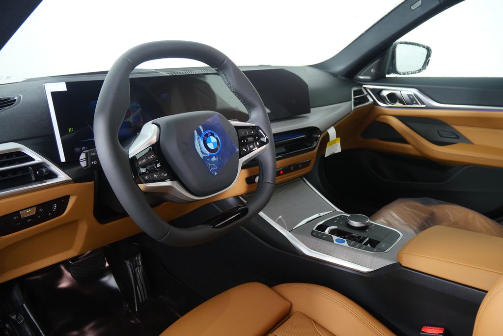 Thumbnail: 2025 BMW i4 - 13