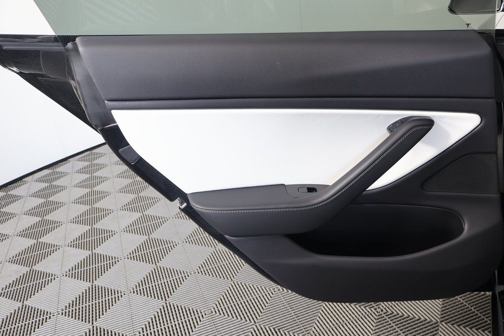 Thumbnail: 2019 Tesla Model 3 - 13