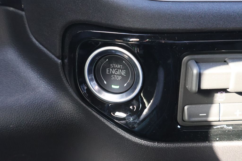 Thumbnail: 2026 Chevrolet Silverado 1500 - 32