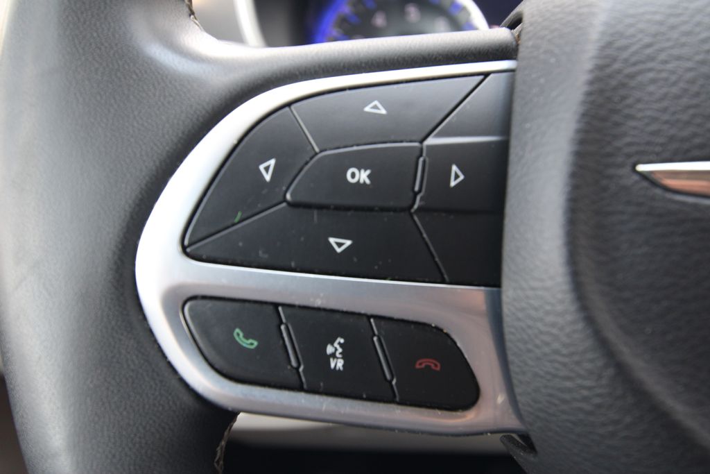 Used 2023 Chrysler Pacifica Van