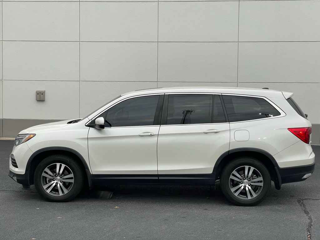 Thumbnail: 2017 Honda Pilot - 2