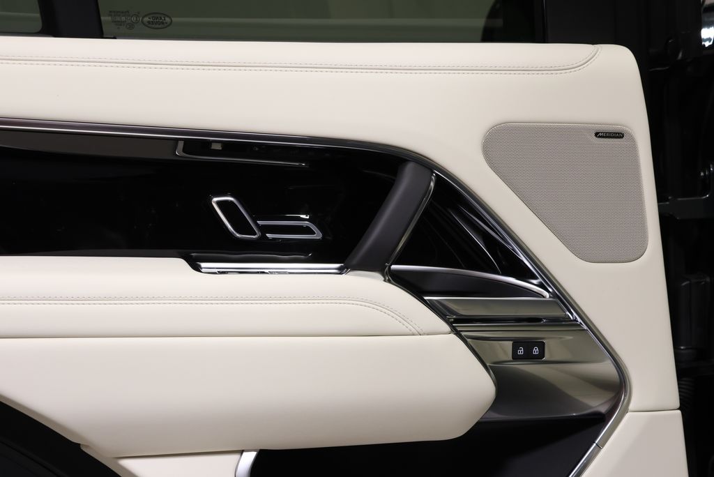 Thumbnail: 2026 Land Rover Range Rover - 31