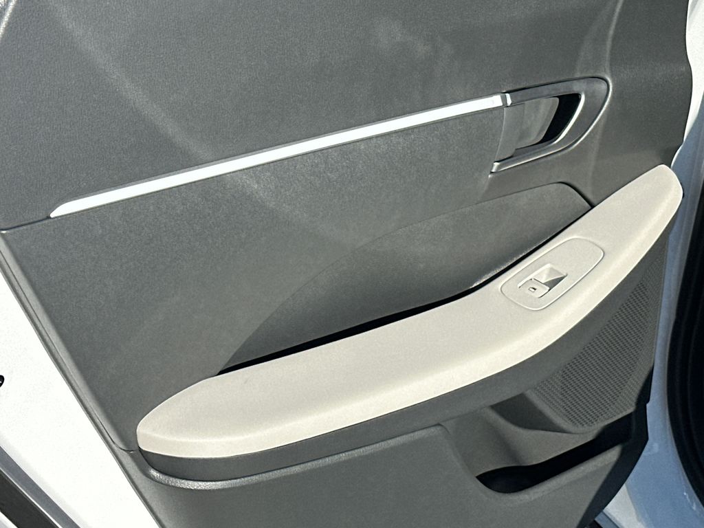 New 2025 White Hyundai SE image 22