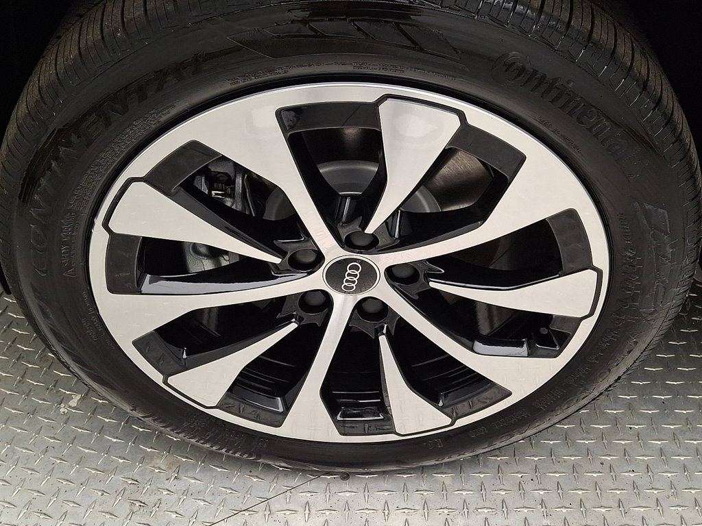 Thumbnail: 2026 Audi Q3 - 5