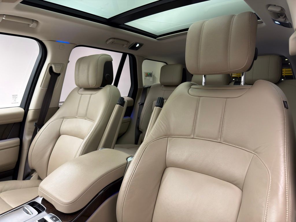 Thumbnail: 2021 Land Rover Range Rover - 10