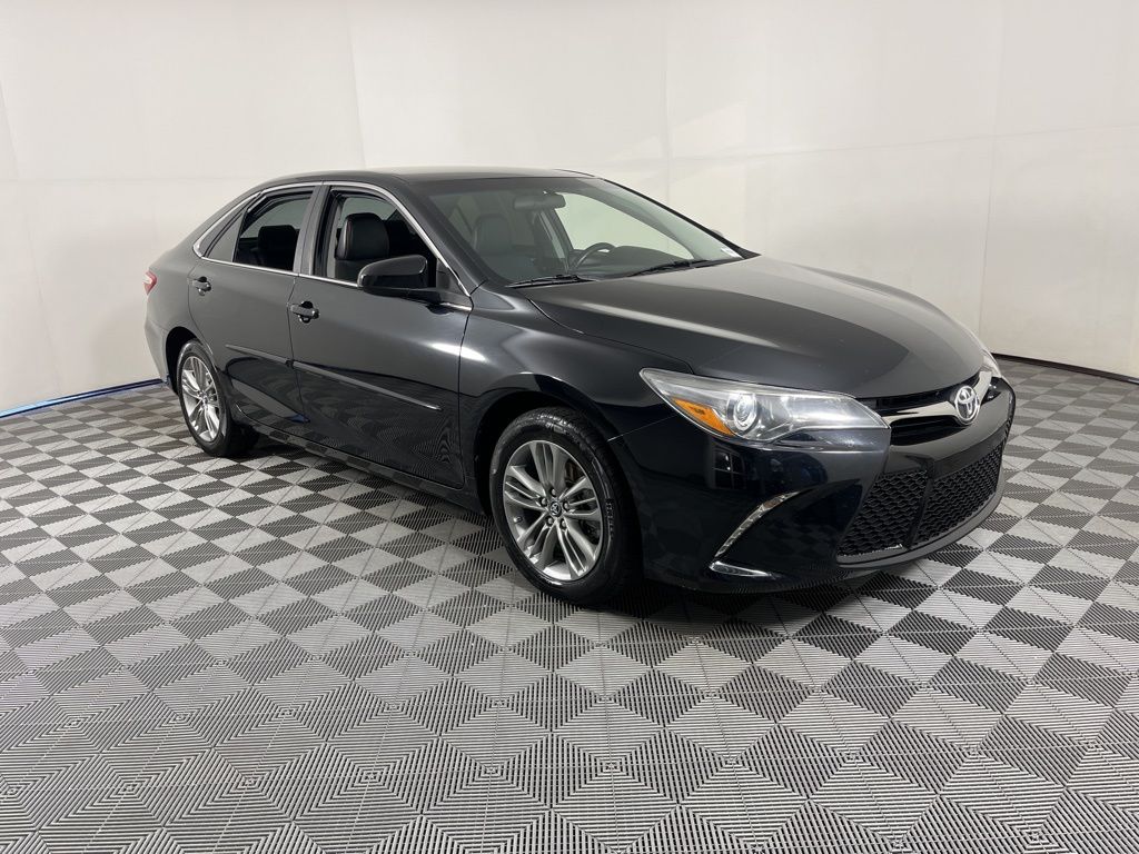 2017 Toyota Camry SE 13