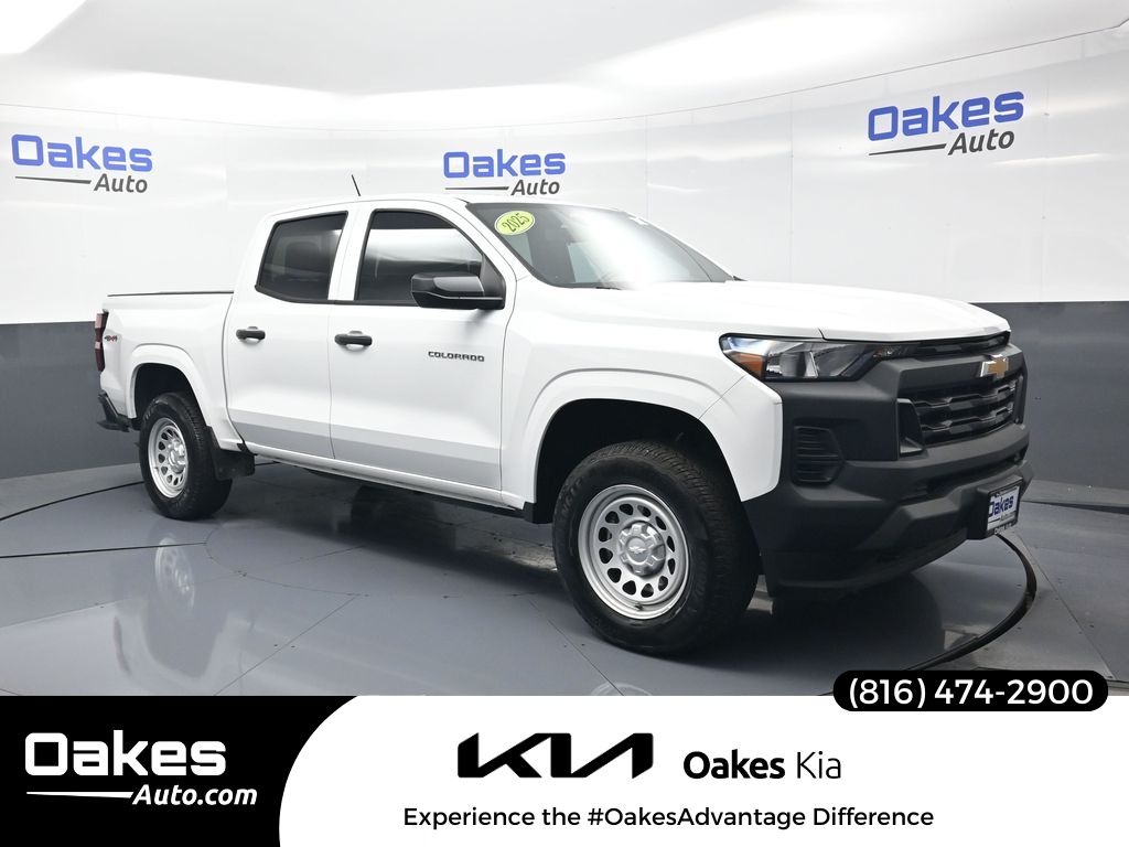 Summit White 2025 Chevrolet Colorado Pickup Truck Four-Wheel Drive 8-Speed Automatic