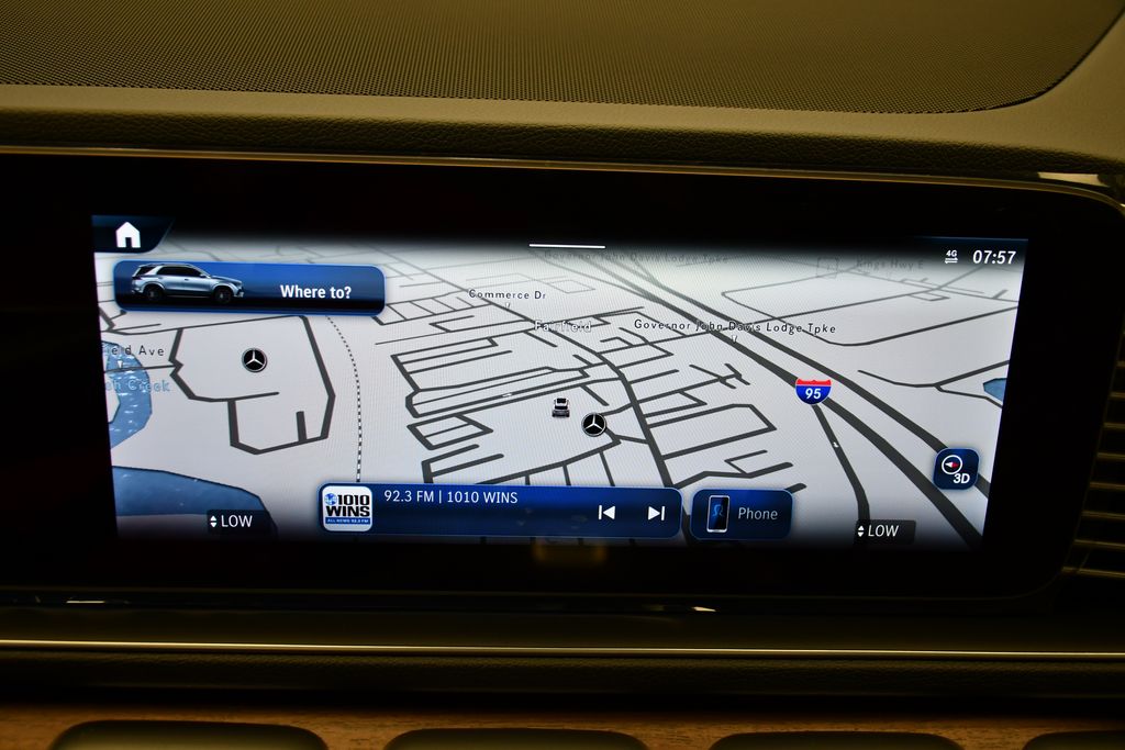 Thumbnail: 2026 Mercedes-Benz GLE - 26