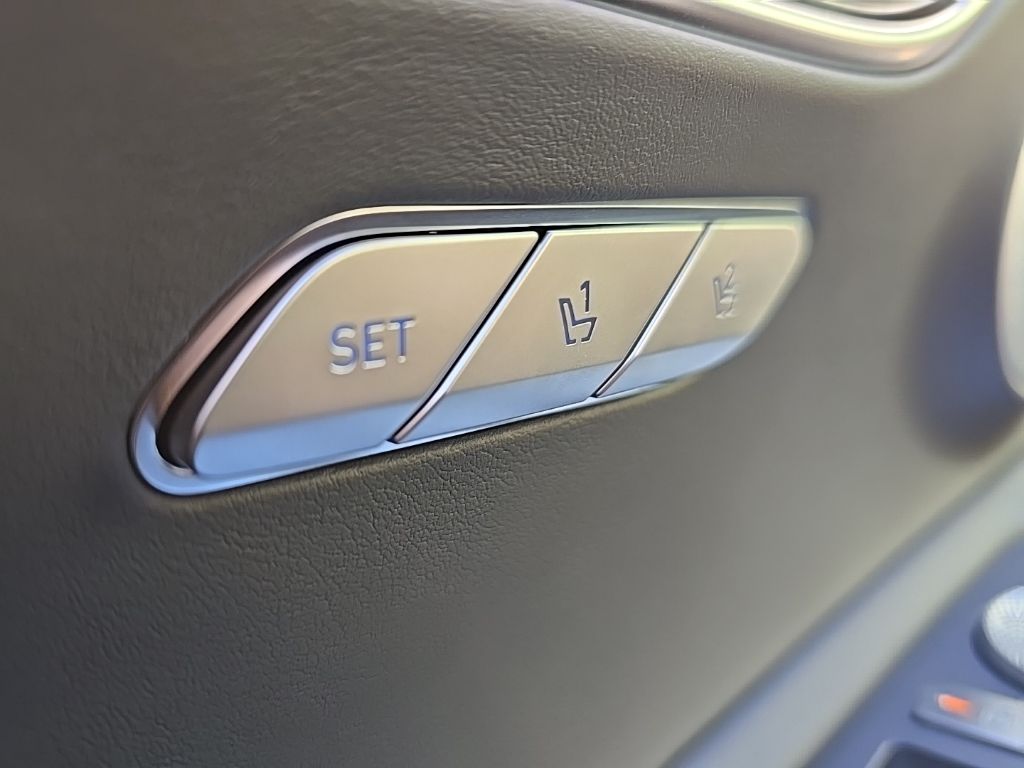 Thumbnail: 2025 Genesis GV80 - 24