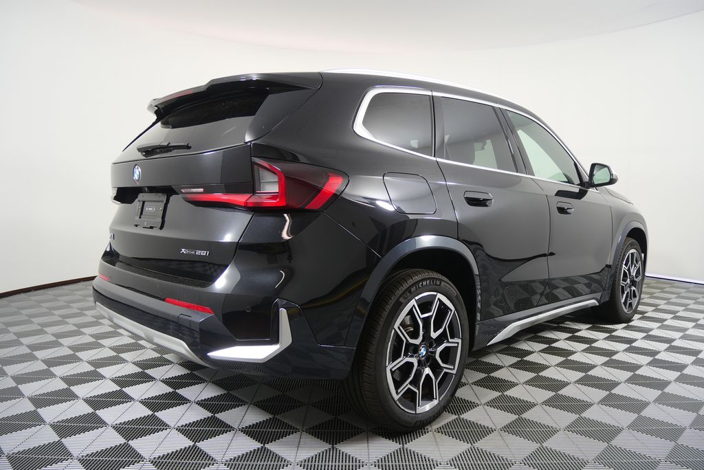 Thumbnail: 2023 BMW X1 - 3