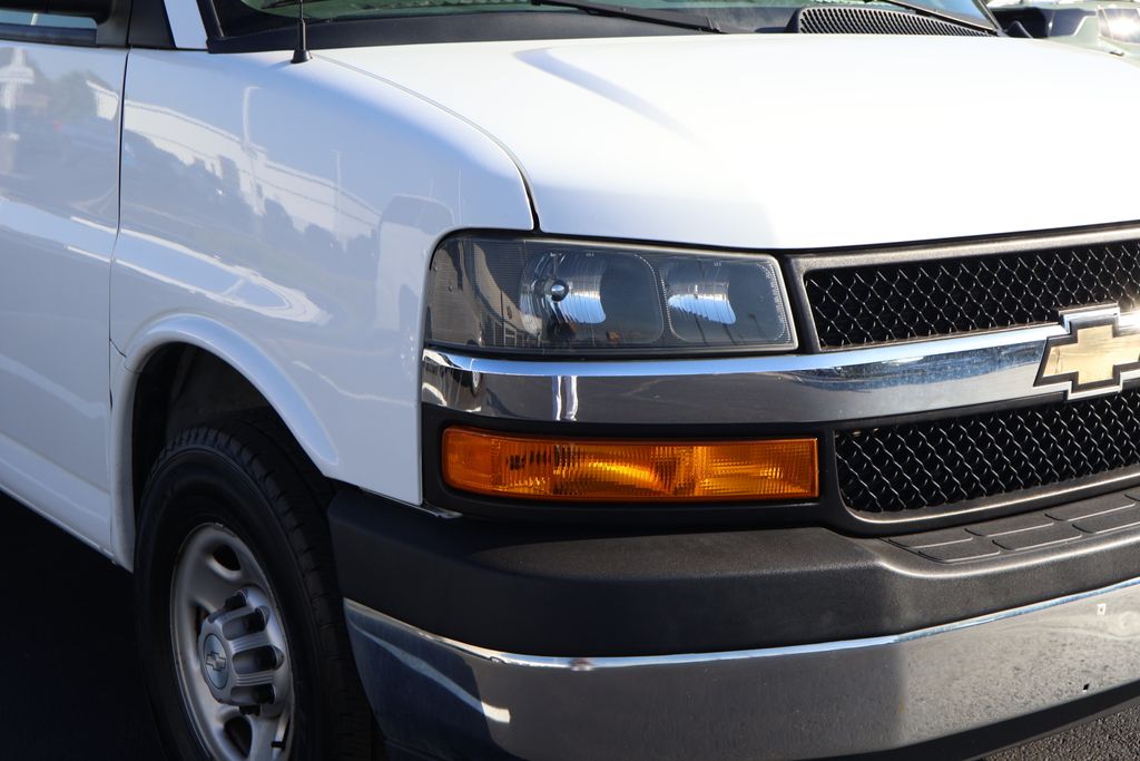 Thumbnail: 2019 Chevrolet Express - 4