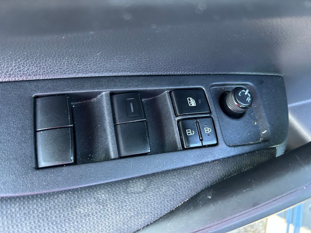 Thumbnail: 2021 Toyota Corolla - 16