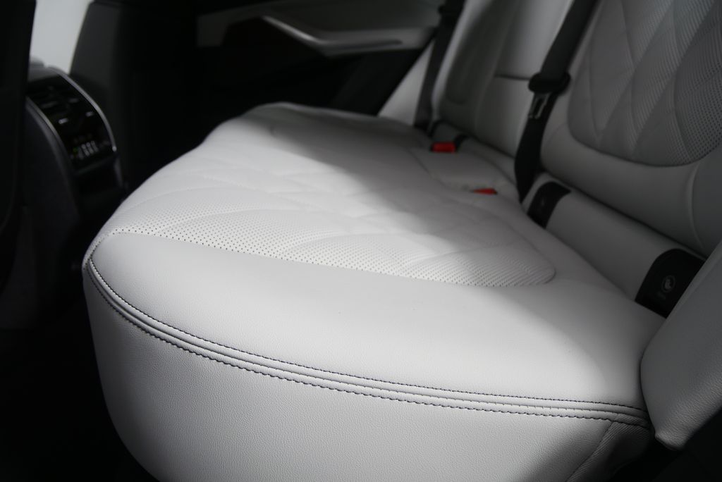 Thumbnail: 2026 BMW X5 - 14