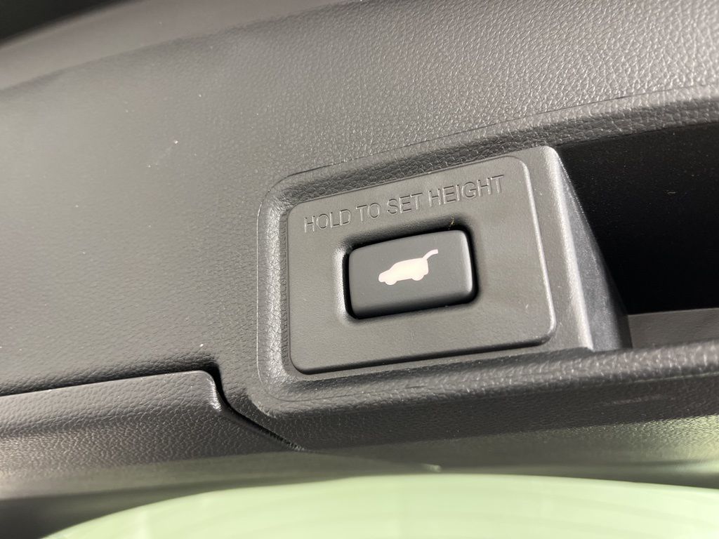 Thumbnail: 2026 Acura RDX - 21