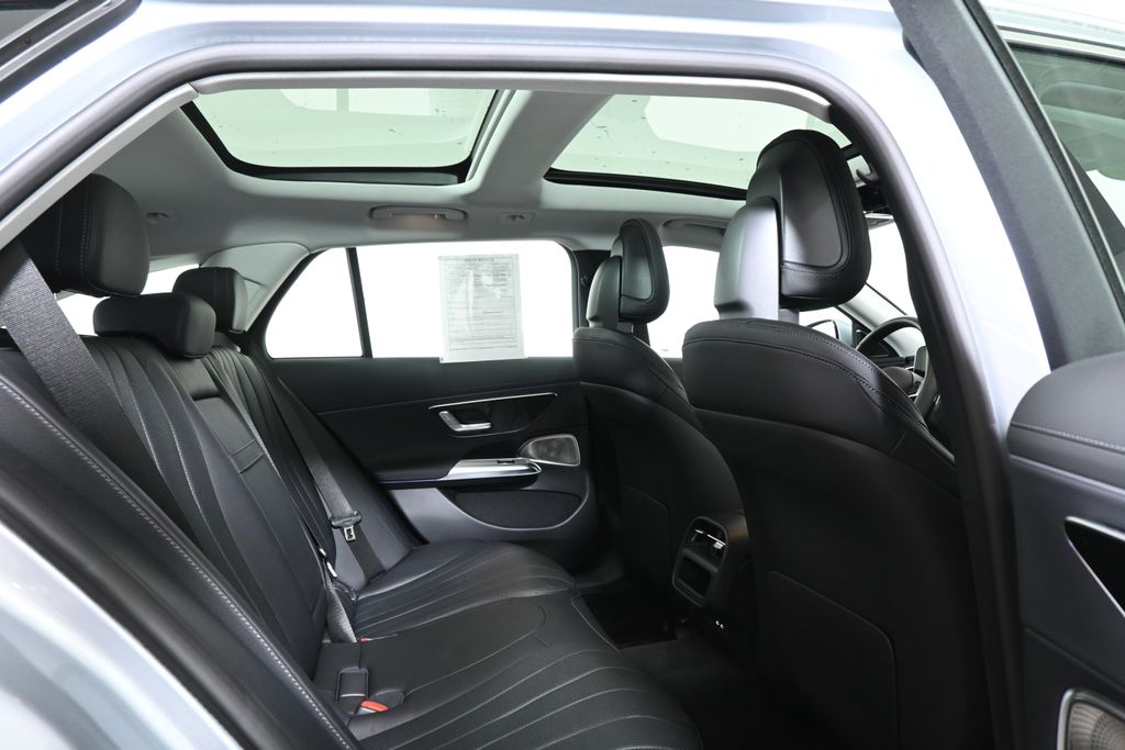 Thumbnail: 2025 Mercedes-Benz E-Class - 25