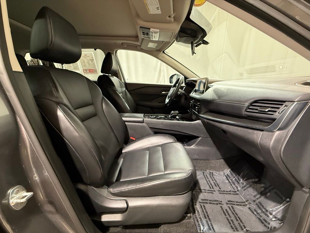 Thumbnail: 2023 Nissan Rogue - 23