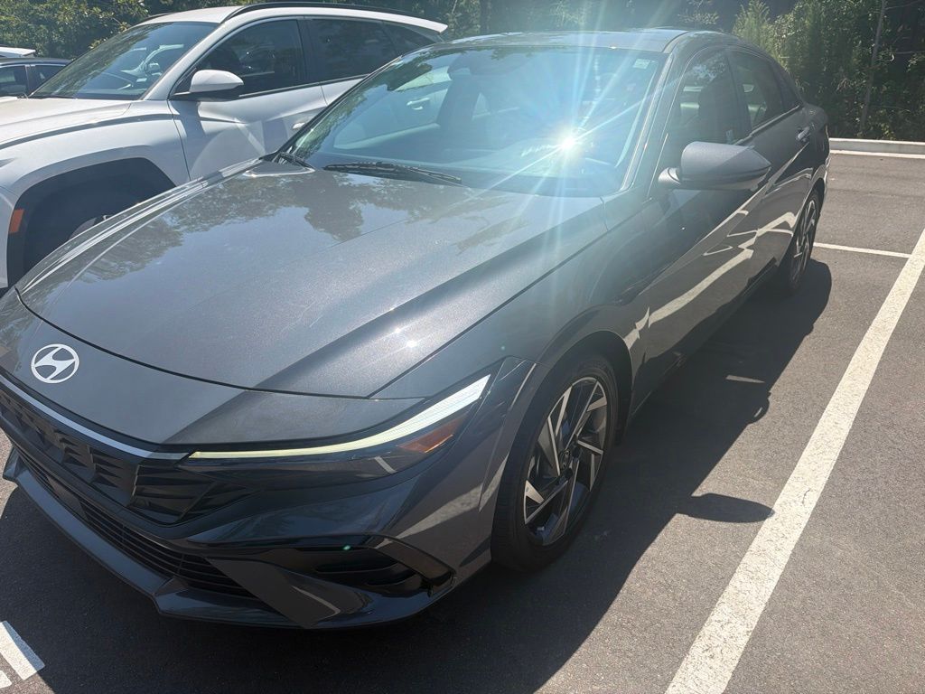 2024 Hyundai Elantra Hybrid Limited